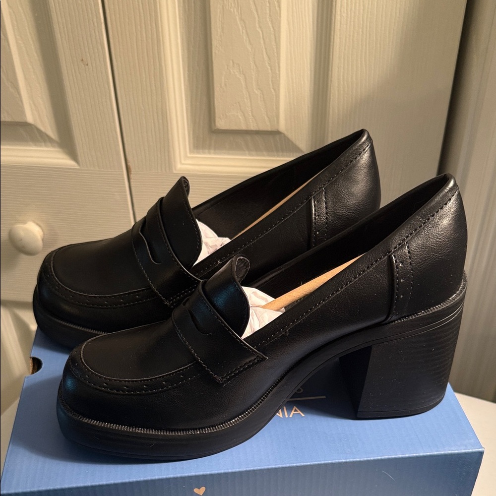 Jellypop Whitney Black Smooth platform heels